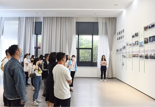 古老文化與現(xiàn)代產(chǎn)業(yè)擦出時(shí)代火花 融媒體采訪團(tuán)感受 經(jīng)開(kāi)厚度 和 經(jīng)開(kāi)速度